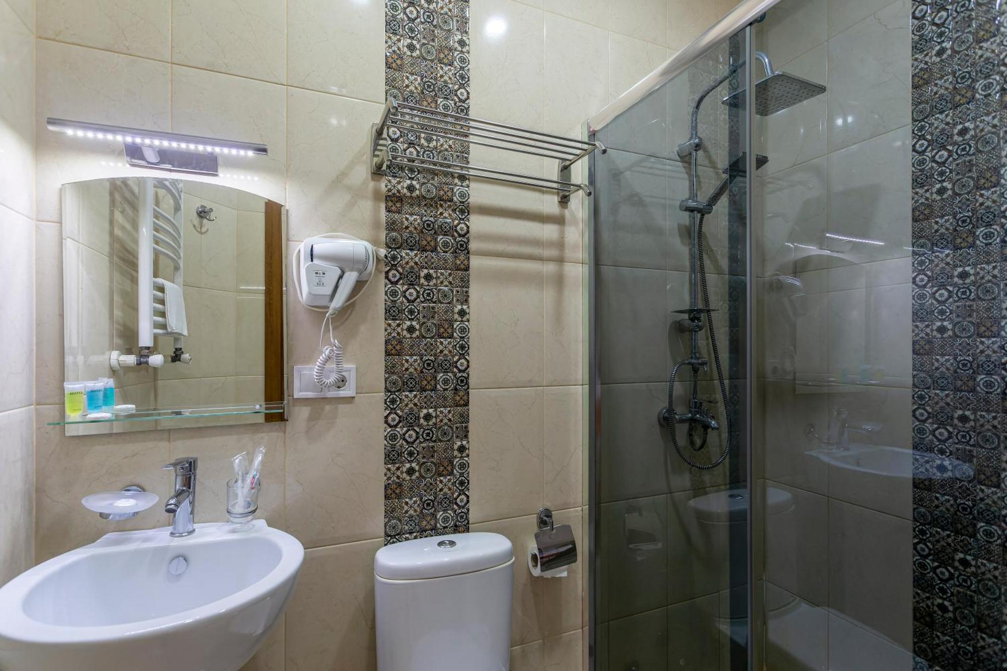 Hotel Middleton Тбилиси Экстерьер фото
